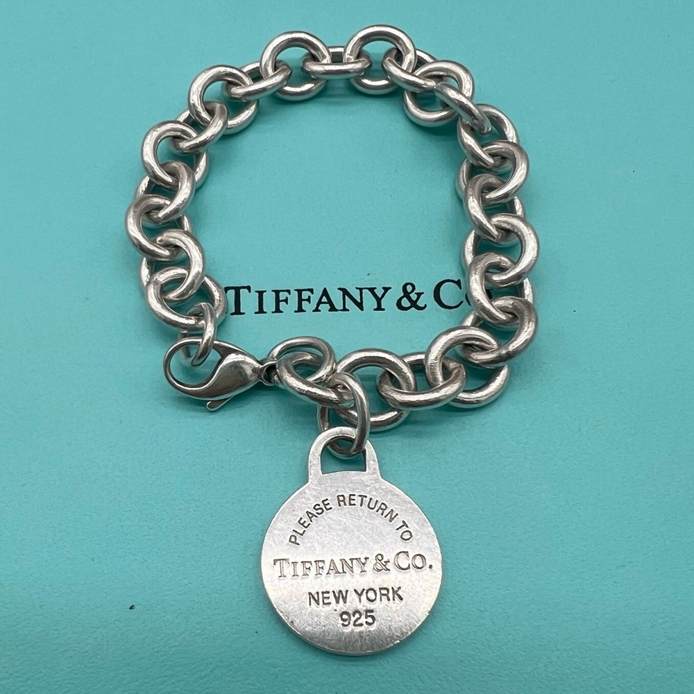 🔴Authentic TIFFANY & CO Sterling Silver RTT Round Tag Charm Bracelet🔴 - Picture 4 of 9